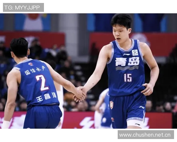 鲍威尔首节火力全开三分球三连击并制造三分犯规表现抢眼